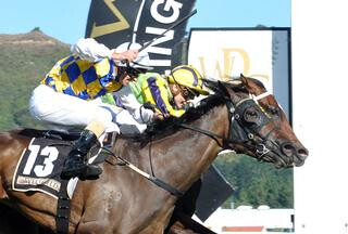 Fantatic (NZ) and Sofia Rosa (NZ) contest for the win at Trentham. Photo Credit: Racing Images.